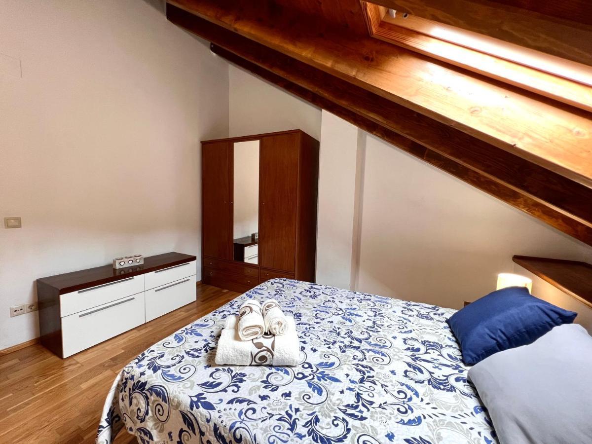Apartament La Buhardilla De Baro - L'Amfitriona Zewnętrze zdjęcie